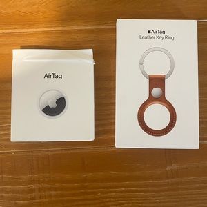 Apple Air Tag & Leather Key Ring